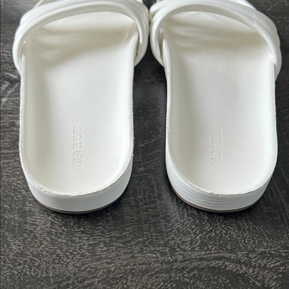 Old Navy White Sandals Minimalist Slip-On Design - Picture 5 of 5